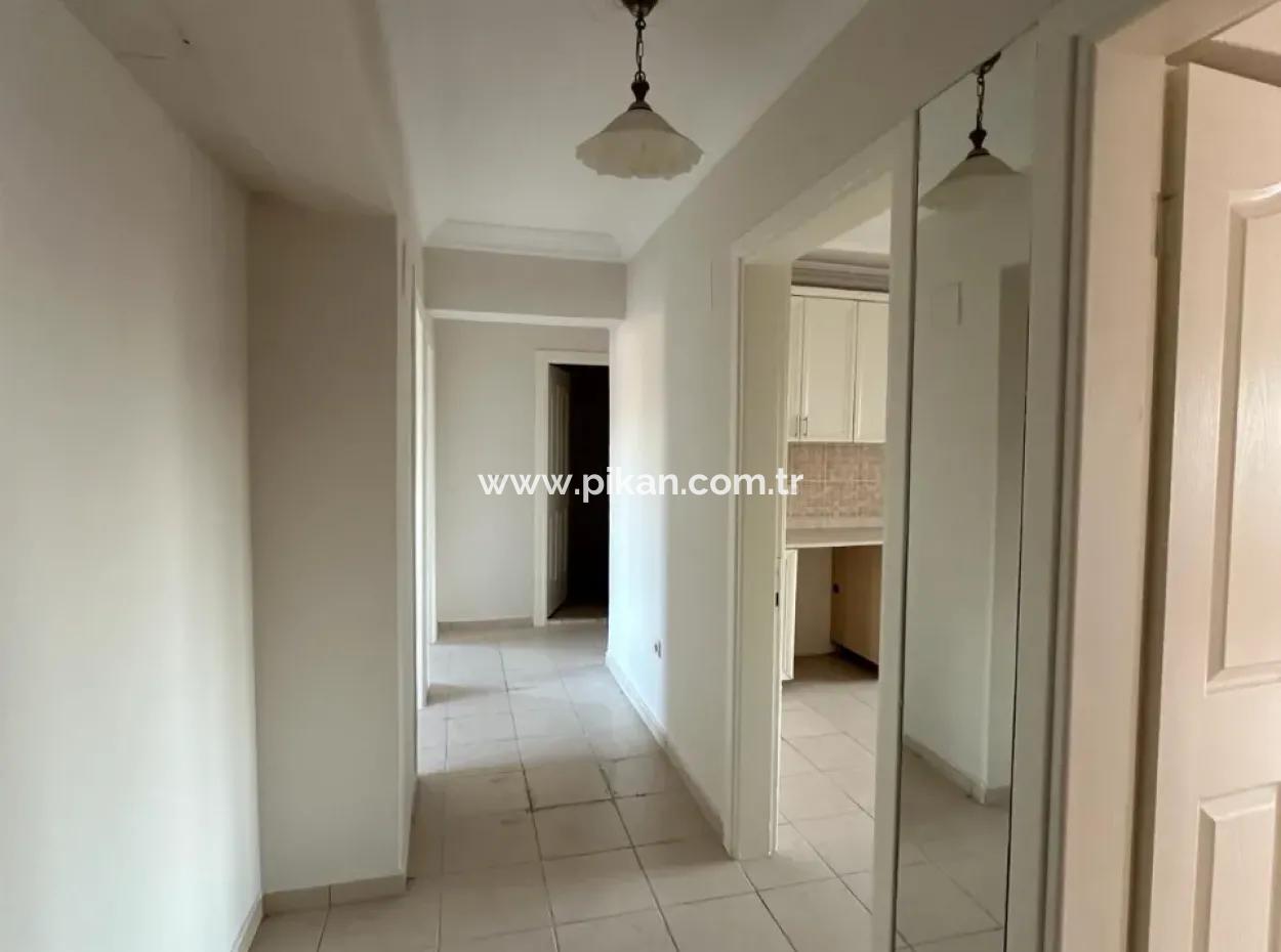 Boulevard Fassade 3 1 Wohnzimmer- Und Küchenwohnung Zum Verkauf