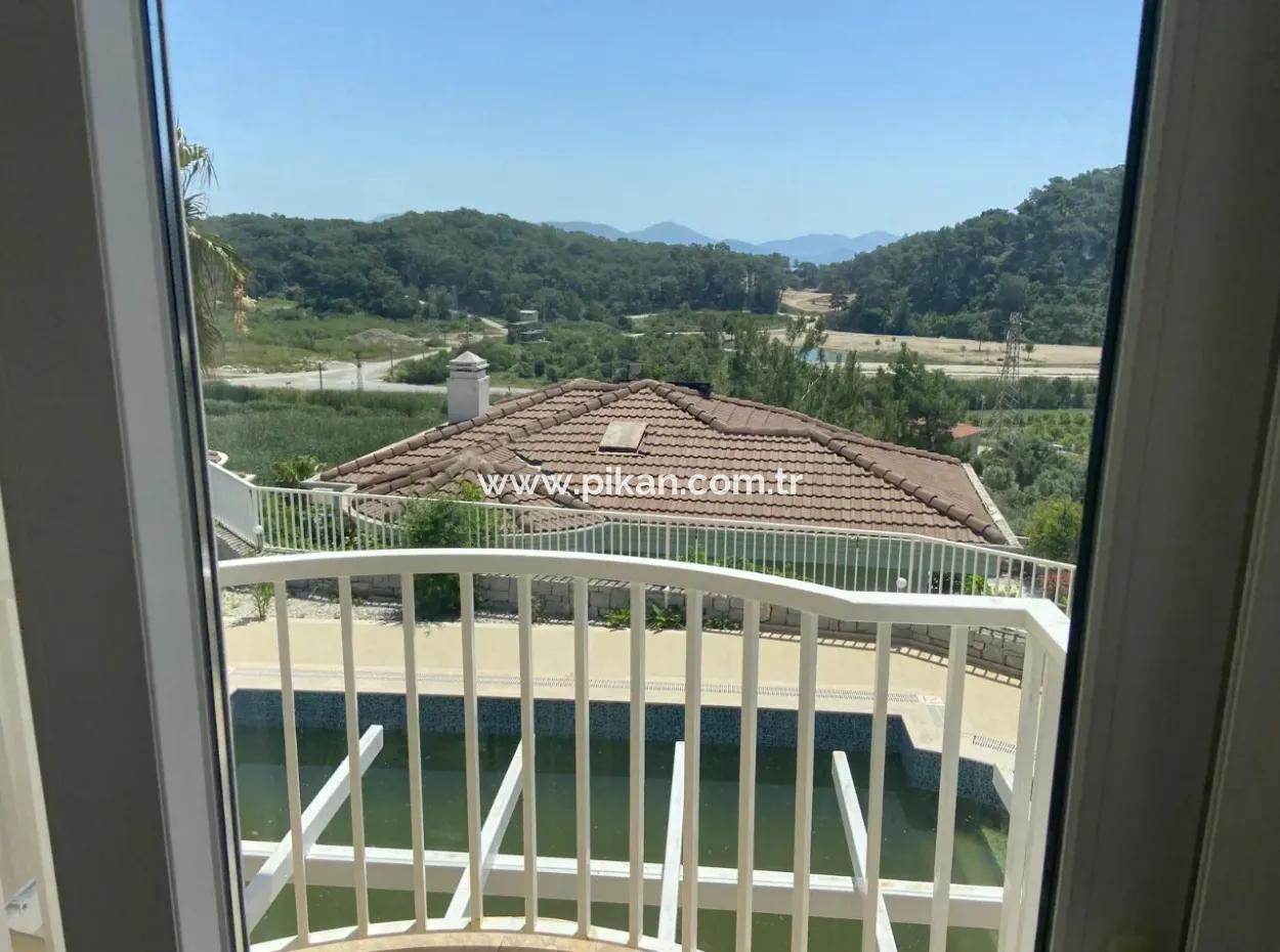 Zu Verkaufen 3 In 1 Maisonette Mit Pool Auf Einem 400 M2 Großen Grundstück In Sarigerme, Mugla 
