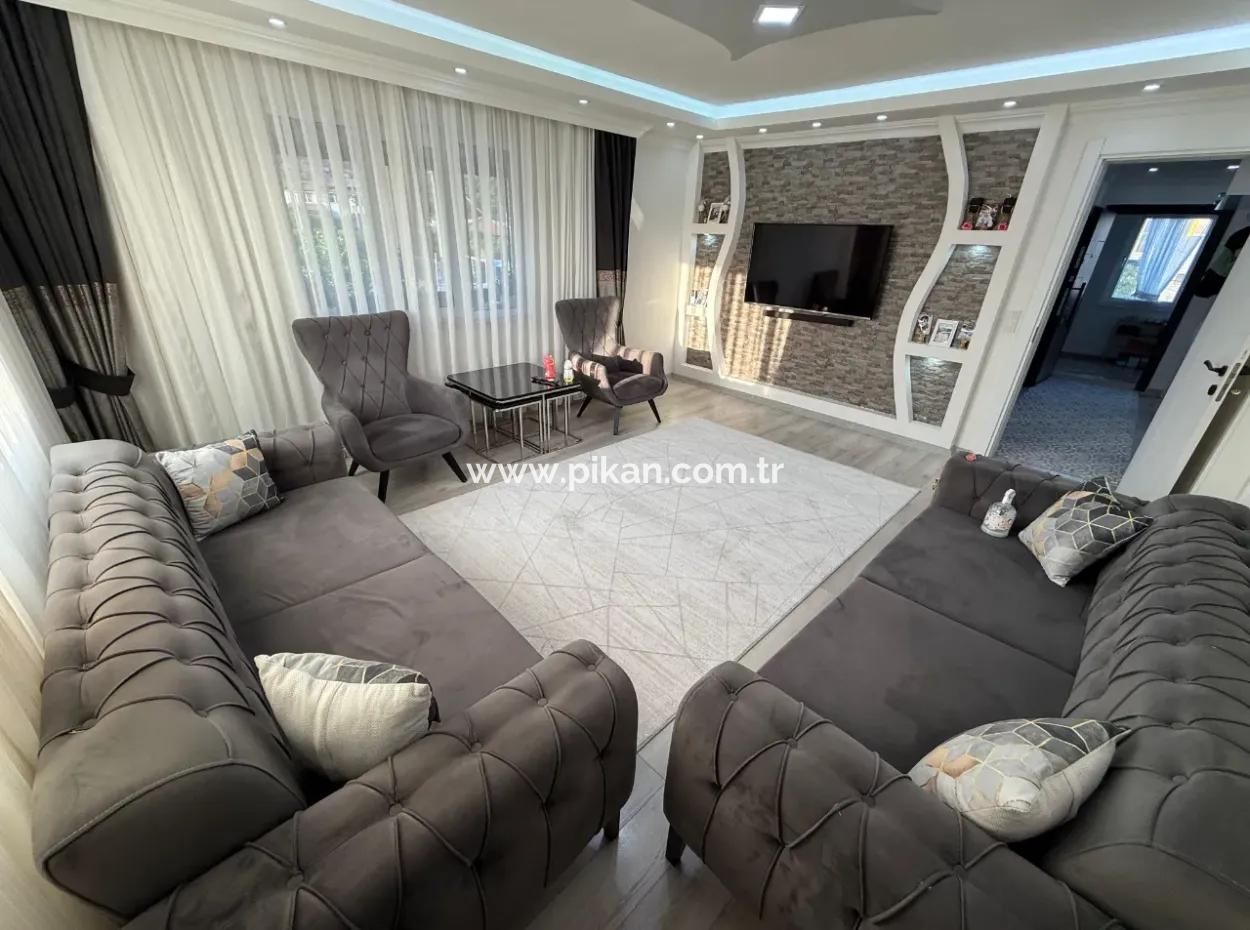 Ein Freistehendes 2,5-Stöckiges Gebäude An Der Dalyan-Straße In Ortacada Steht Zum Verkauf.