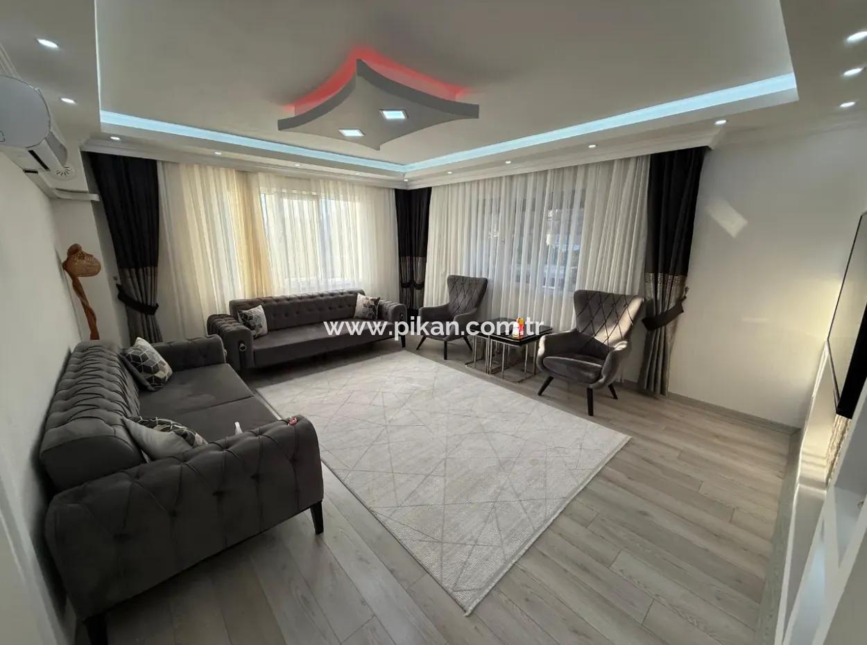 Ein Freistehendes 2,5-Stöckiges Gebäude An Der Dalyan-Straße In Ortacada Steht Zum Verkauf.