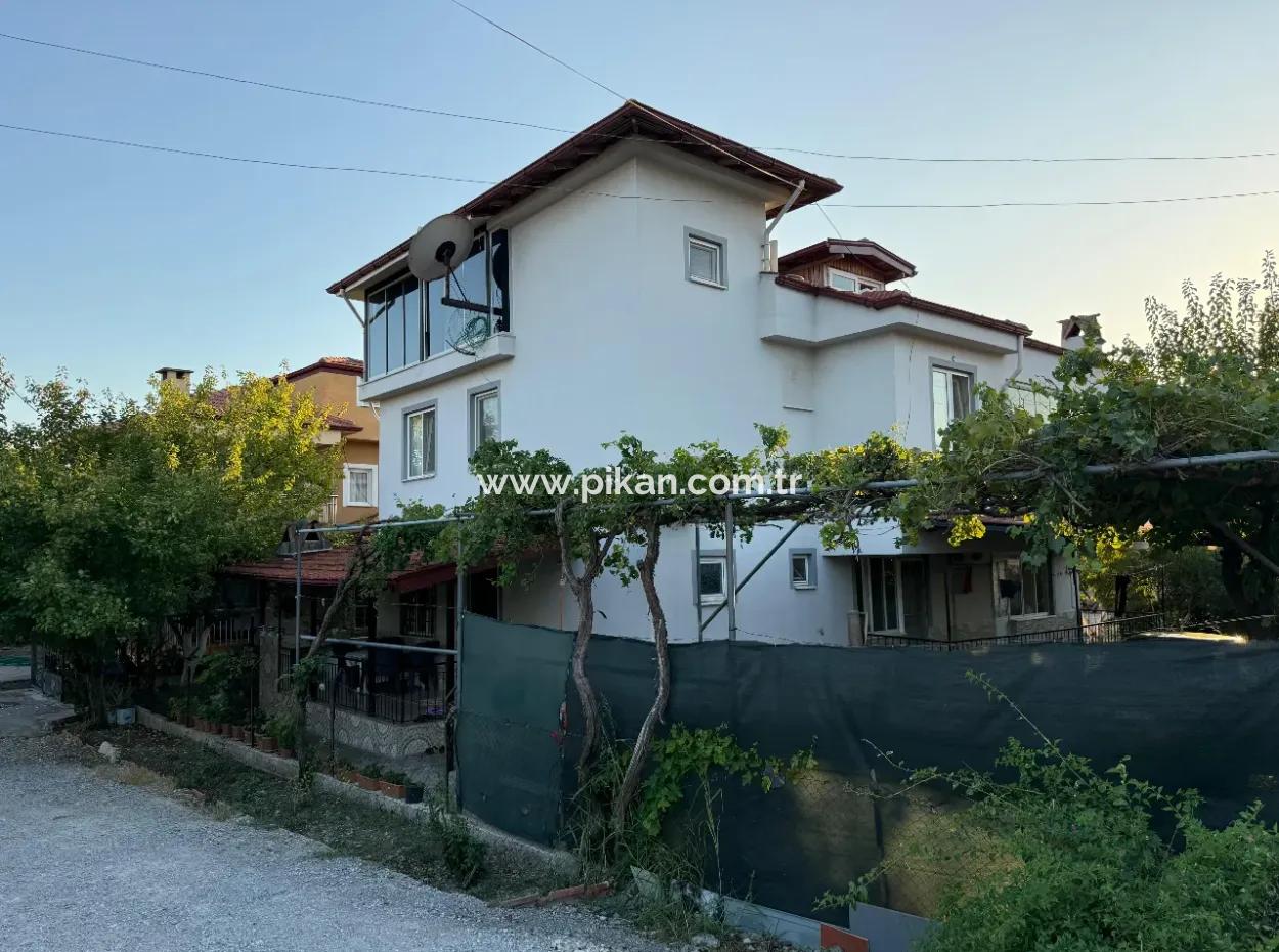 Ein Freistehendes 2,5-Stöckiges Gebäude An Der Dalyan-Straße In Ortacada Steht Zum Verkauf.
