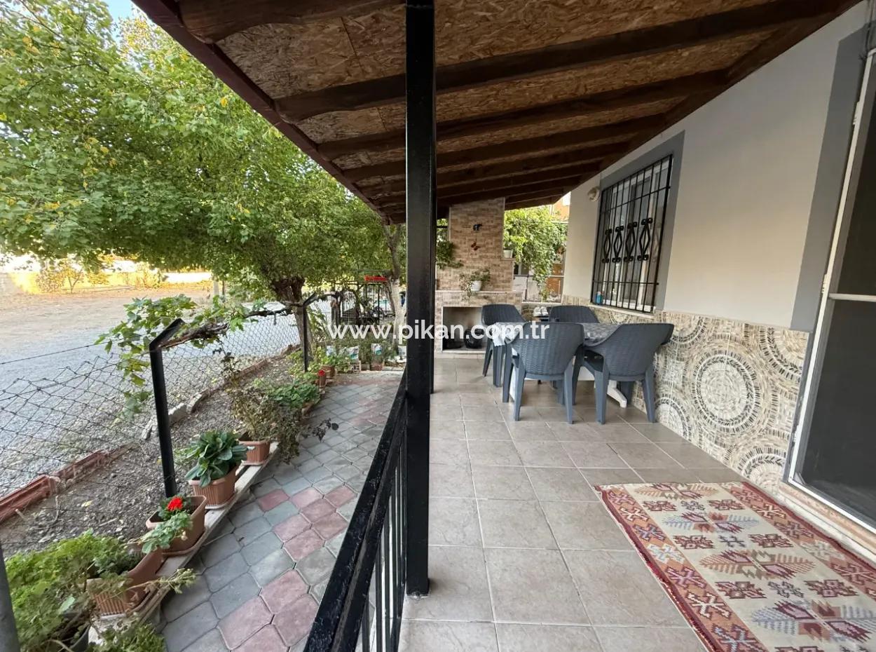 Ein Freistehendes 2,5-Stöckiges Gebäude An Der Dalyan-Straße In Ortacada Steht Zum Verkauf.