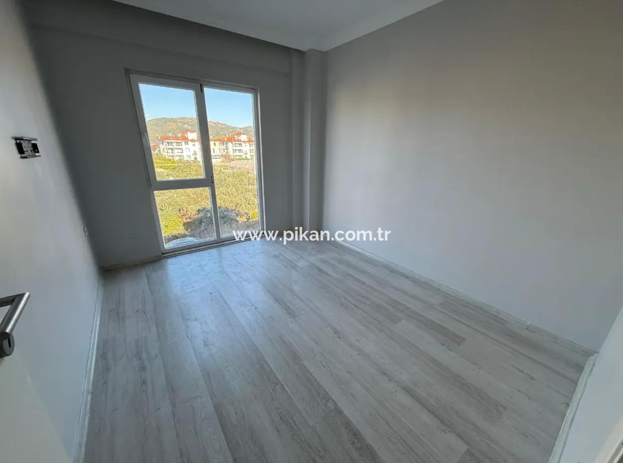 2 1-Wohnungen Zum Verkauf Im Mittleren Stockwerk Eines Brandneuen Dreistöckigen Gebäudes Mit Schwimmbad Im Zentrum Von Muğla Ortaca