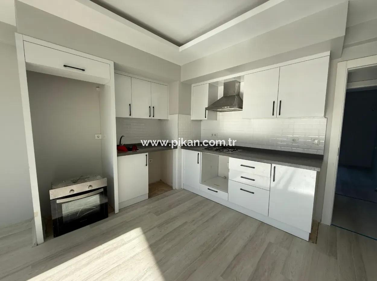 2 1-Wohnungen Zum Verkauf Im Mittleren Stockwerk Eines Brandneuen Dreistöckigen Gebäudes Mit Schwimmbad Im Zentrum Von Muğla Ortaca