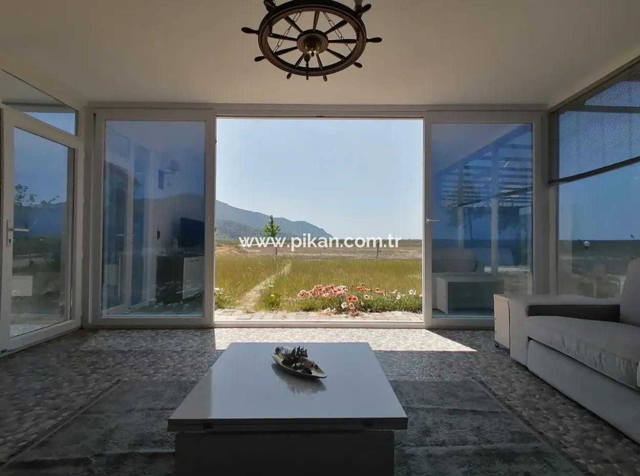 Ein Schnäppchenhaus Mit 2 1.110 M² Nutzungsfläche Auf 1200 M² Freistehendem Grundstück In Dalyan Steht Zum Verkauf