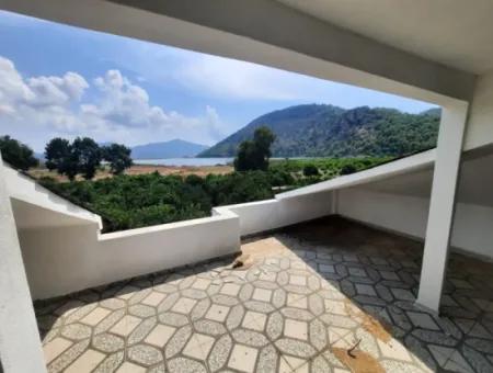 1 570 M2 Grundstück In Köyceğiz Çandır, Muğla, Schwimmbad, Seeblick Triplex Zu Verkaufen