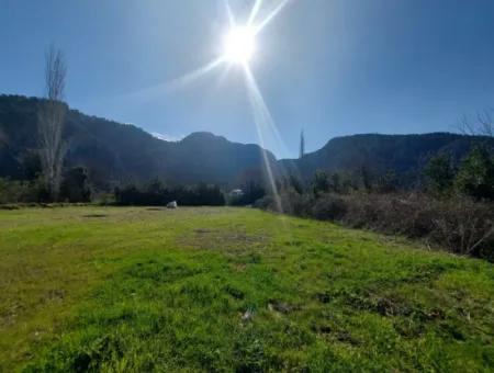 Ortaca Okçular 750 M2 Grundstück Mit Blick Auf Die Berge Und Die Natur In Marmarlıda Zu Verkaufen