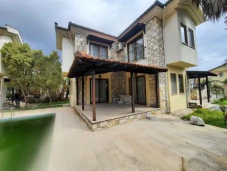 Möblierte 3 1, 2 Maisonetten Mit Pool Auf Einem 700 M2 Großen Grundstück In Dalyan, Muğla
