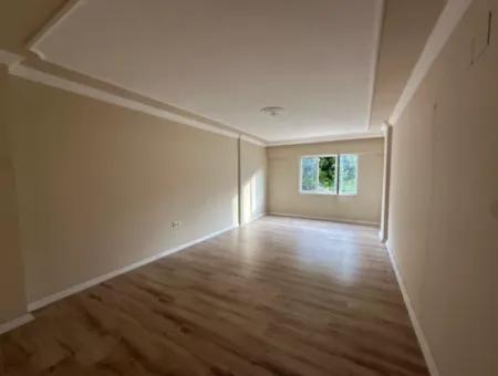 Boulevard-Fassade In Ortaca Zentrum 138 M2 3 1 Geräumige Wohnung Zu Vermieten