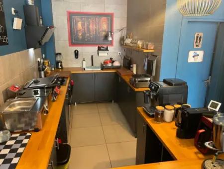 Workplace Cafe In Der Nähe Des Sees Im Zentrum Von Muğla Köyceğiz Steht Zum Verkauf