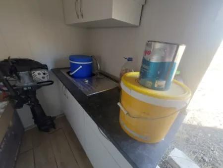 Container Mit Bootsliegeplatz Am Kanal In Muğla Ortaca Dalyan – Zum Verkauf