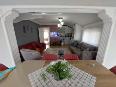 Ein Haus Mit 4 1 Und 3 1 Schwimmbädern Auf Einem 645 M² Großen Grundstück In Ortaca Kemaliye Steht Zum Verkauf Oder Zum Tausch.