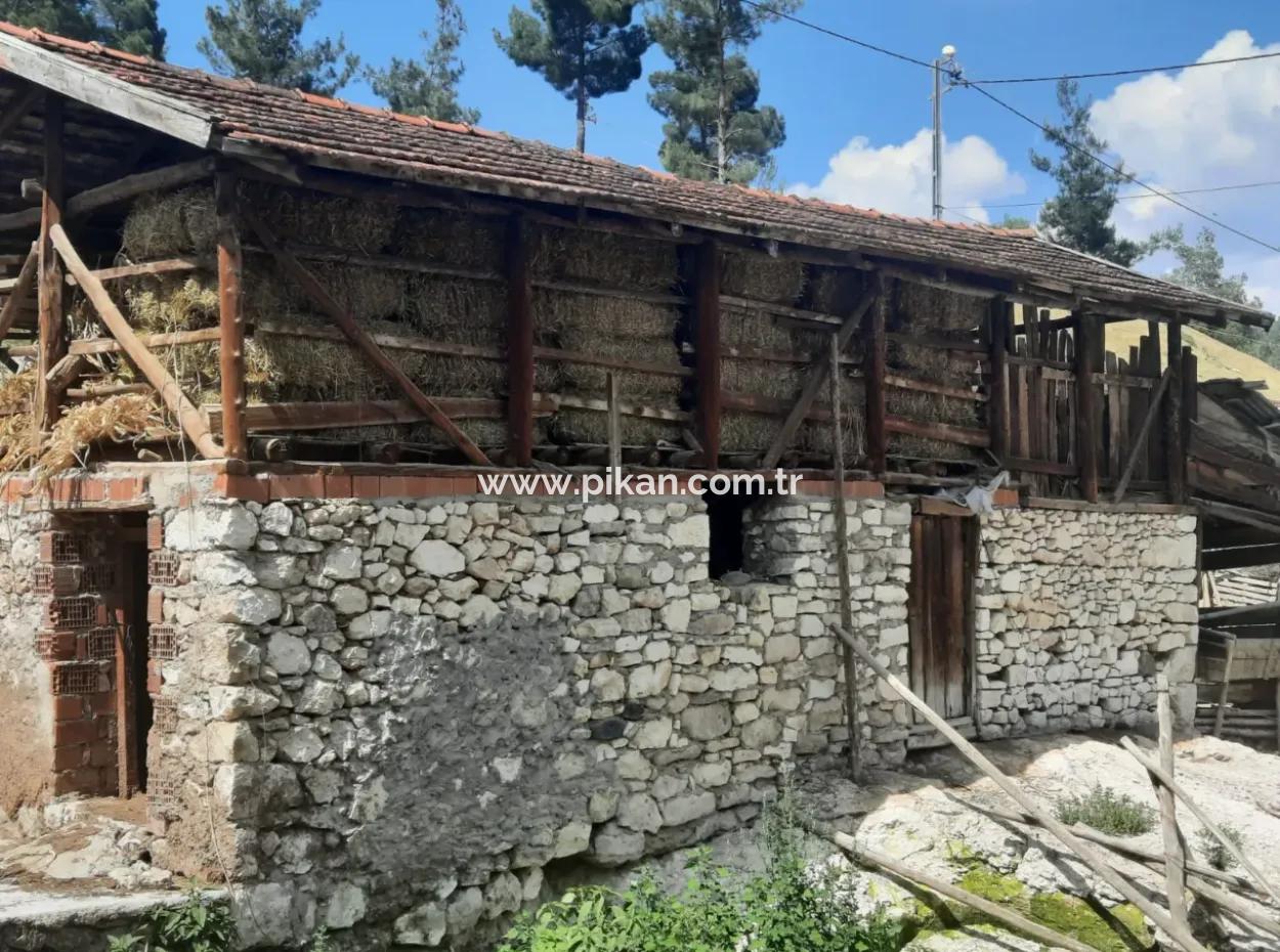 Beyağaç Sazak Ta 3 250 M2 Land Village House And Barn For Sale