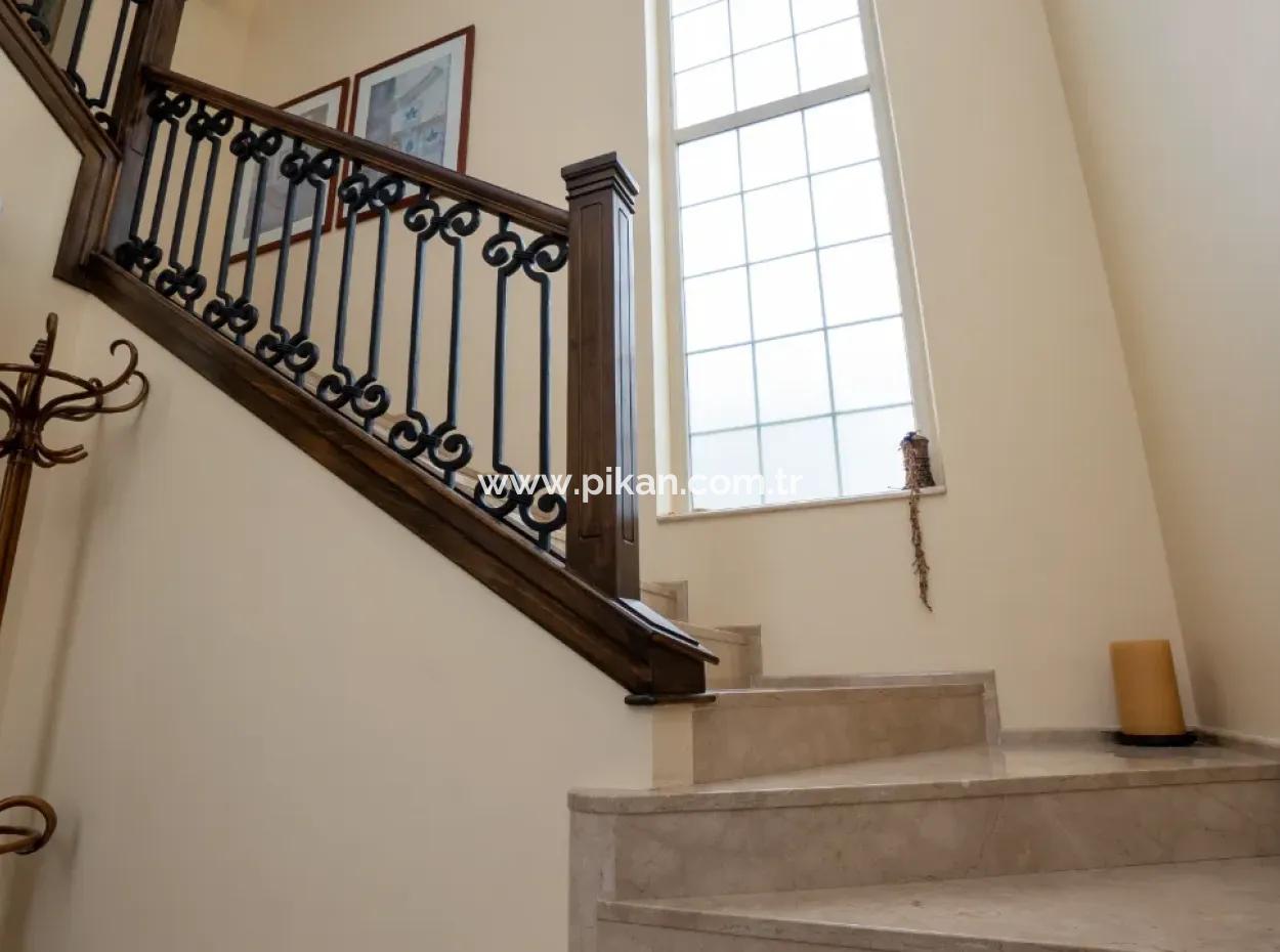 7 In 1 Detached Luxury House On A 2300 M2 Plot For Sale In Zekeriyaköy, Istanbul