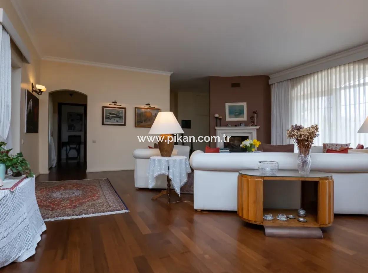 7 In 1 Detached Luxury House On A 2300 M2 Plot For Sale In Zekeriyaköy, Istanbul