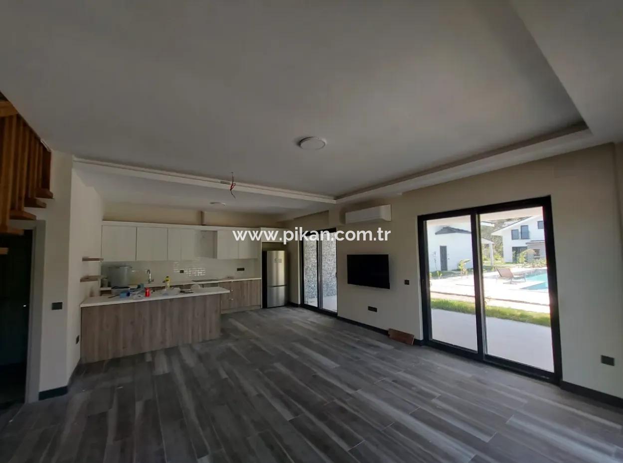 8 Brand New Villas On A 2.600 M2 Detached Plot By The Canal In Muğla Dalyanda For Rent For Tourism Business