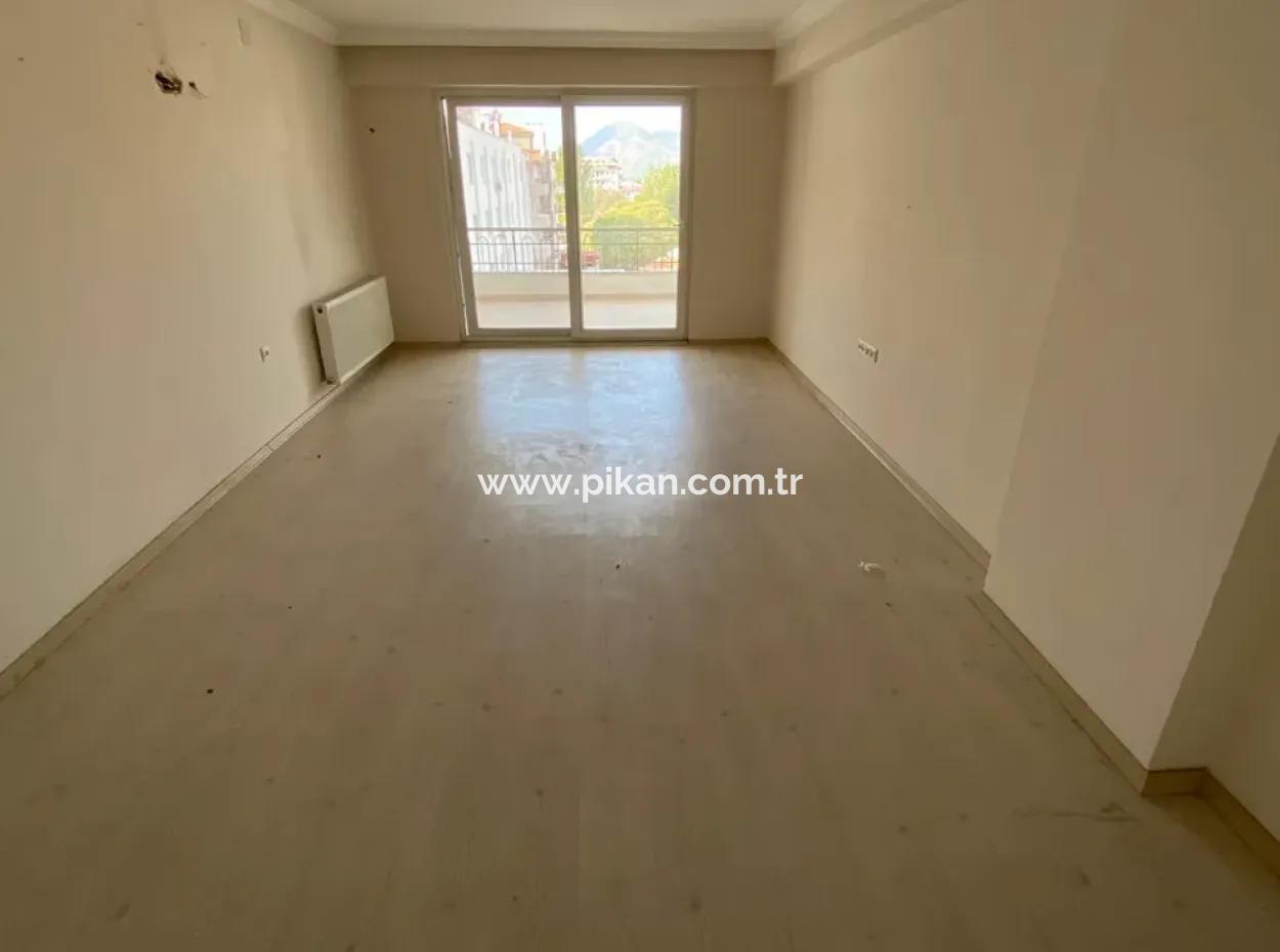 For Sale In The Center Of Ortaca 3 1 165M2 Apartment With Heating.