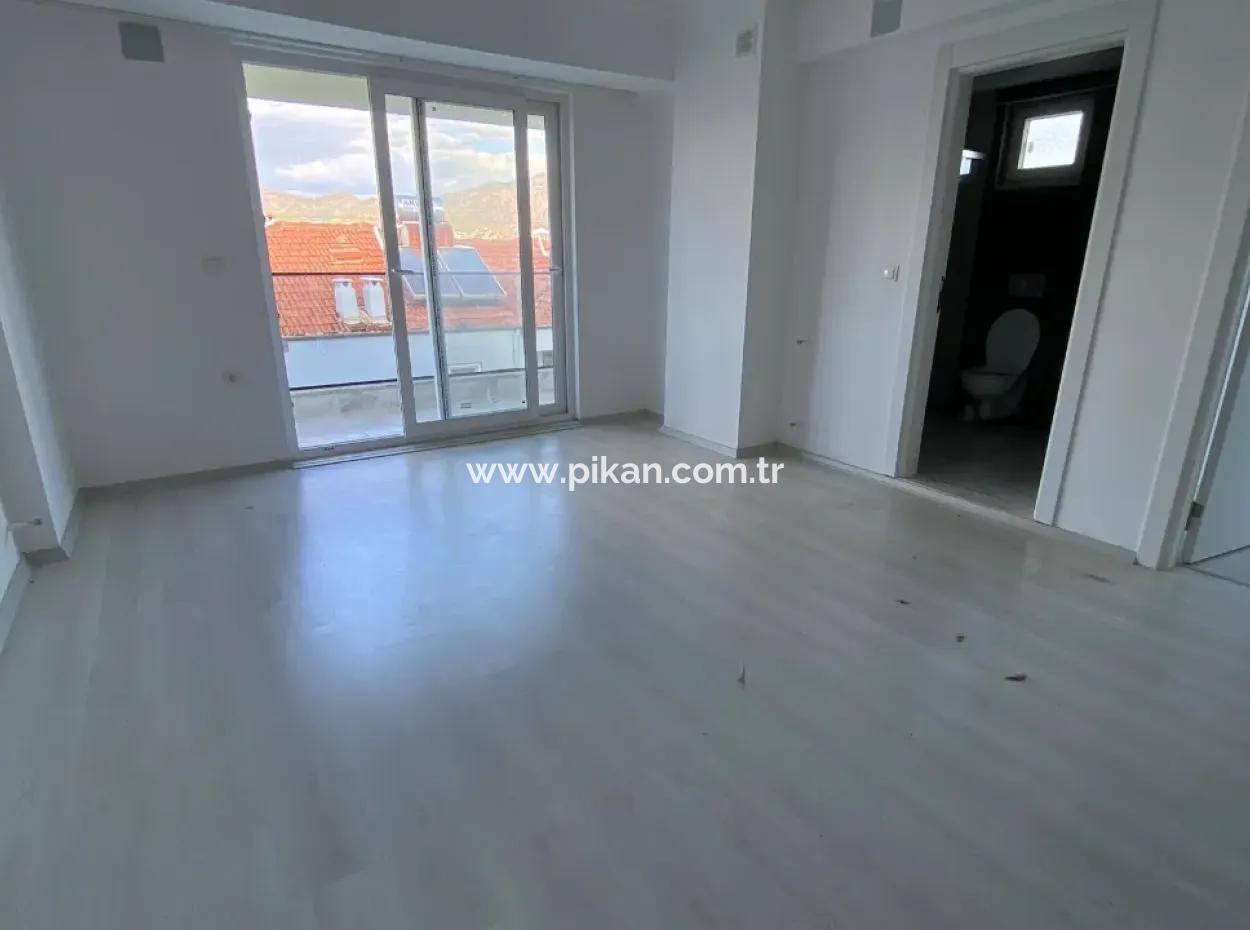 In The Garden Of The Governor Of The Middle 1 1 3. Floor Garden Apartment For Sale