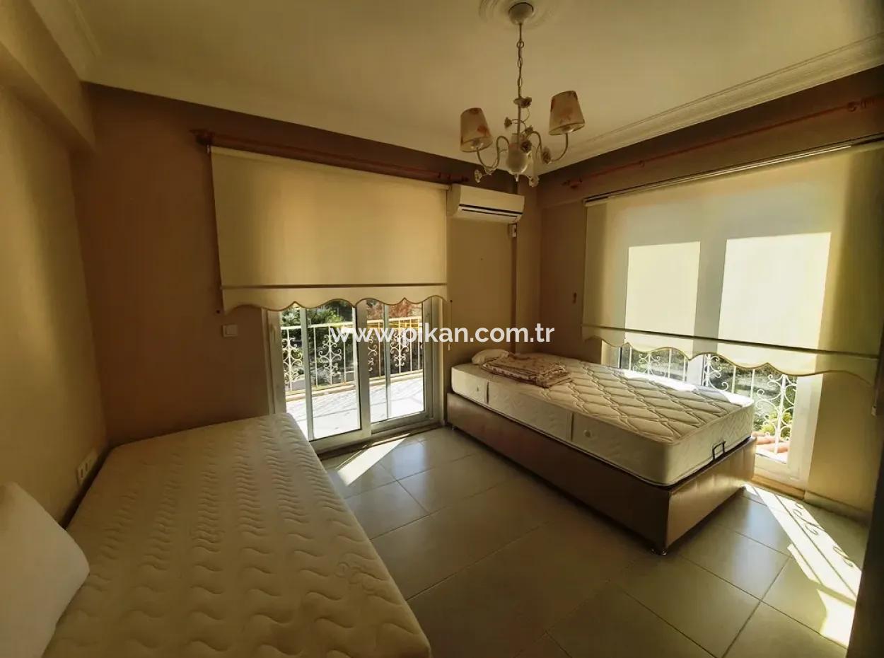 Muğla Ortaca Okçularda 200 M2 5+1 Yüzme Havuzlu Müstakil Eşyalı Villa Yıllık Kiralık