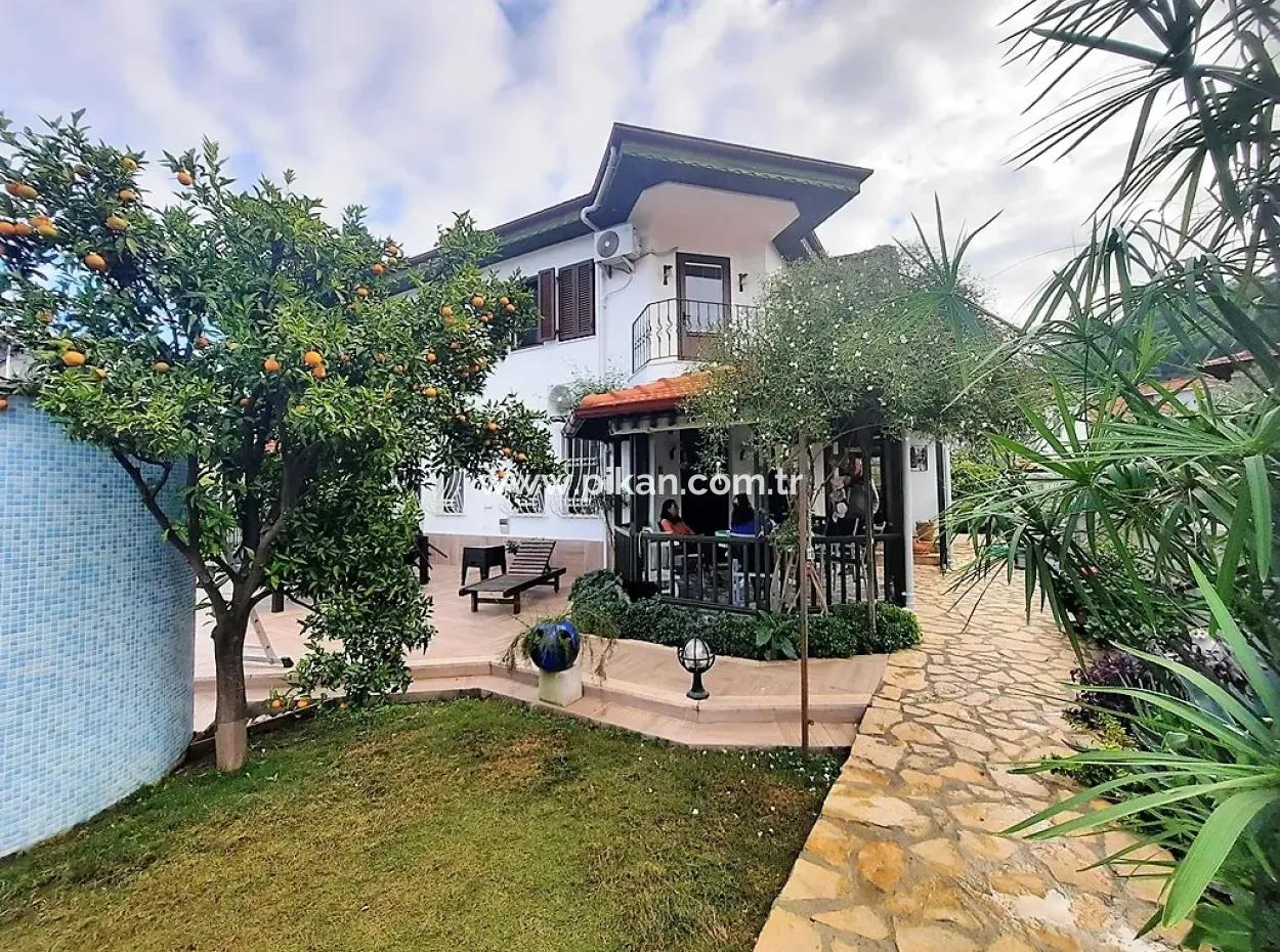 Muğla Dalyanda 845 M2 Arsada 6+2 Yüzme Havuzlu 2 Villa Satılık