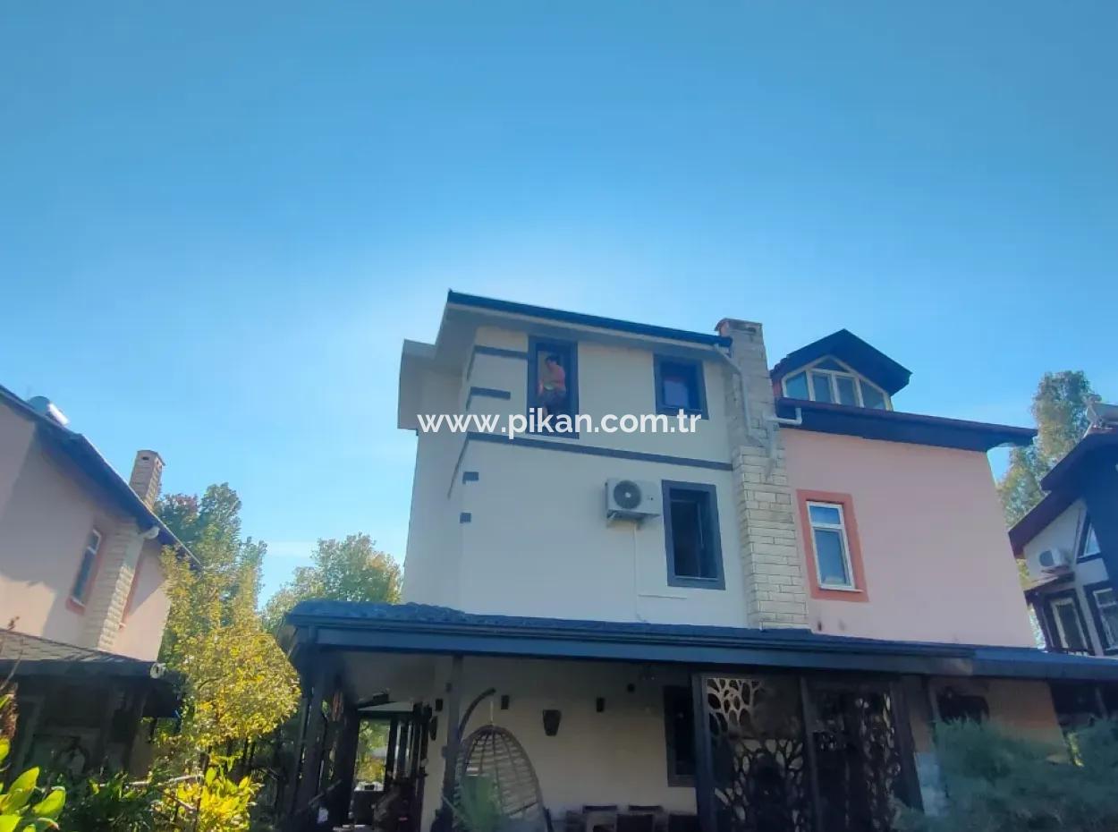 Muğla Fethiye Çiftlik Mahallesinde Satılık Villa