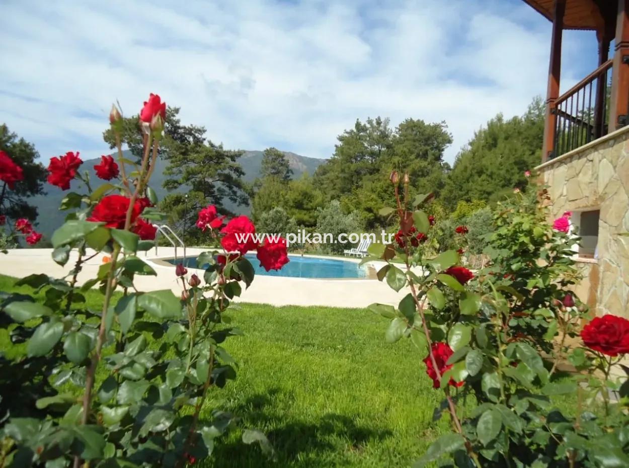 Köyceğiz Ekincik Te Deniz Manzaralı 5128 M2 Arazide 130 M2, 3+1 Villa Satılık