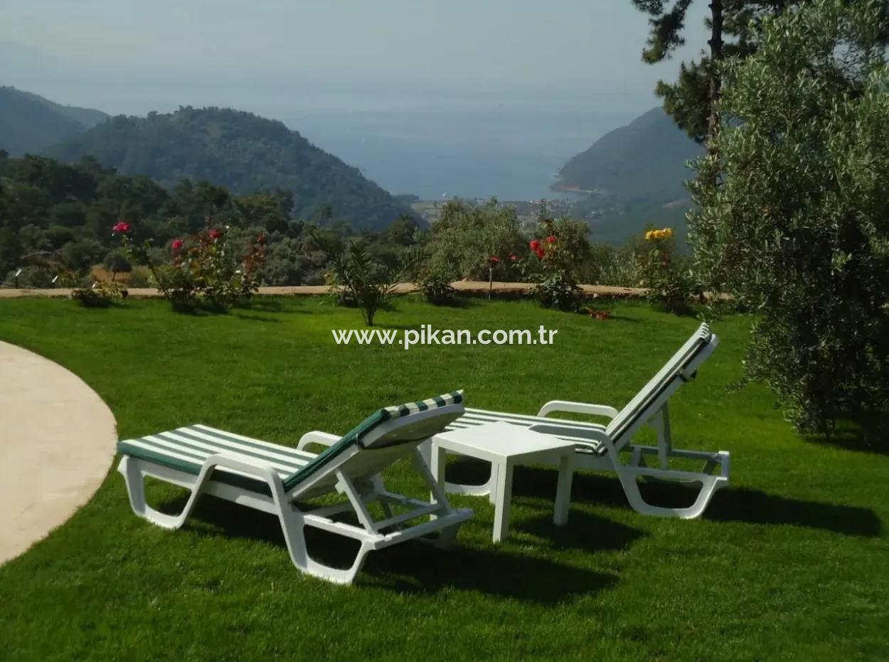 Köyceğiz Ekincik Te Deniz Manzaralı 5128 M2 Arazide 130 M2, 3+1 Villa Satılık