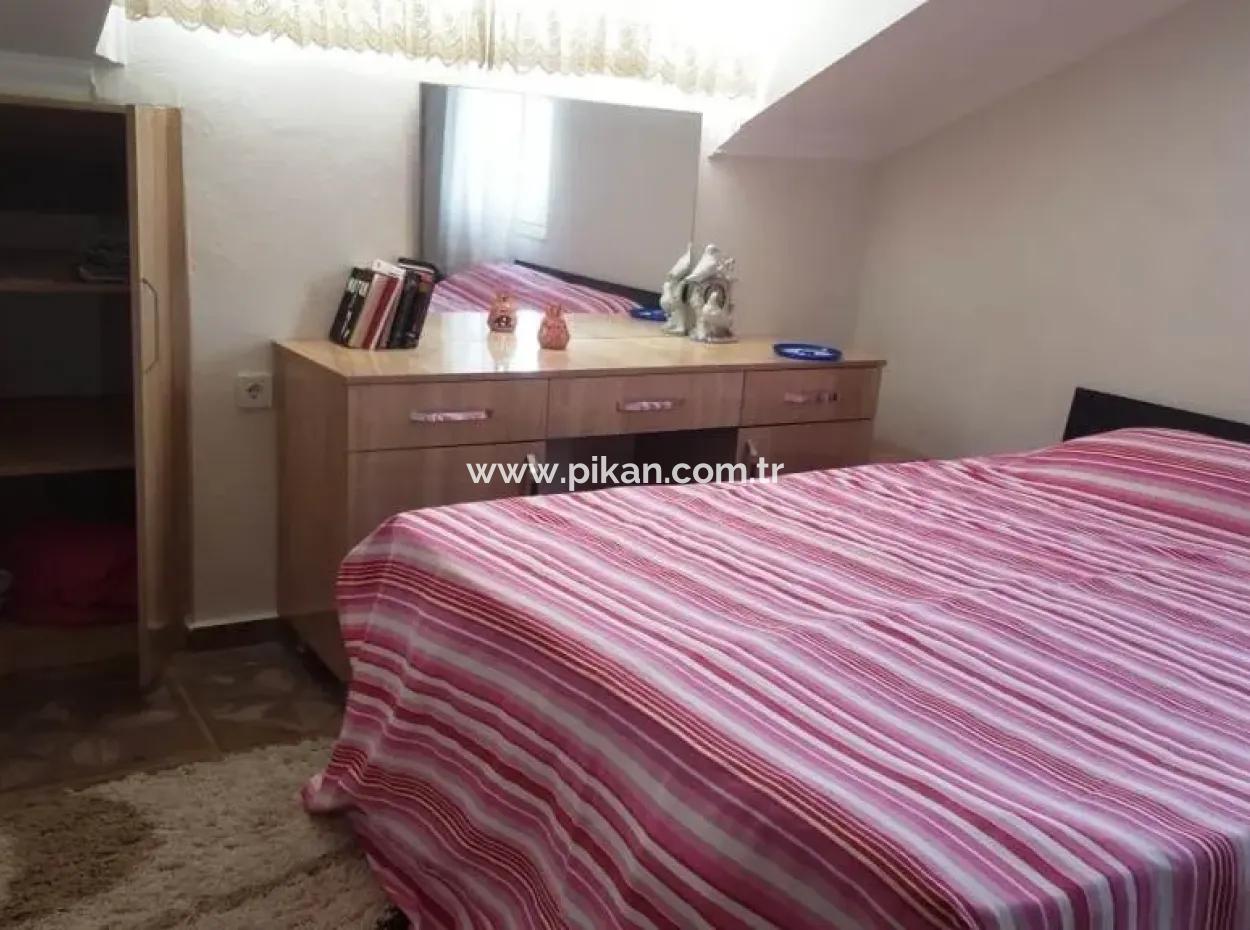 Foça Da Eşyalı Kiralık Çatı Katı Daire