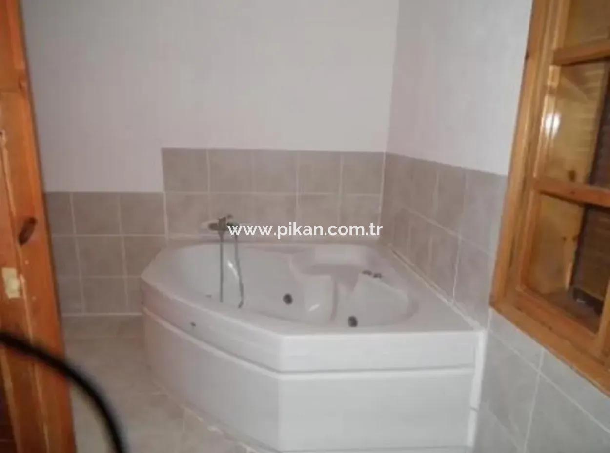 Okçular Da Satılık Yüzme Havuzlu Müstakil Villa