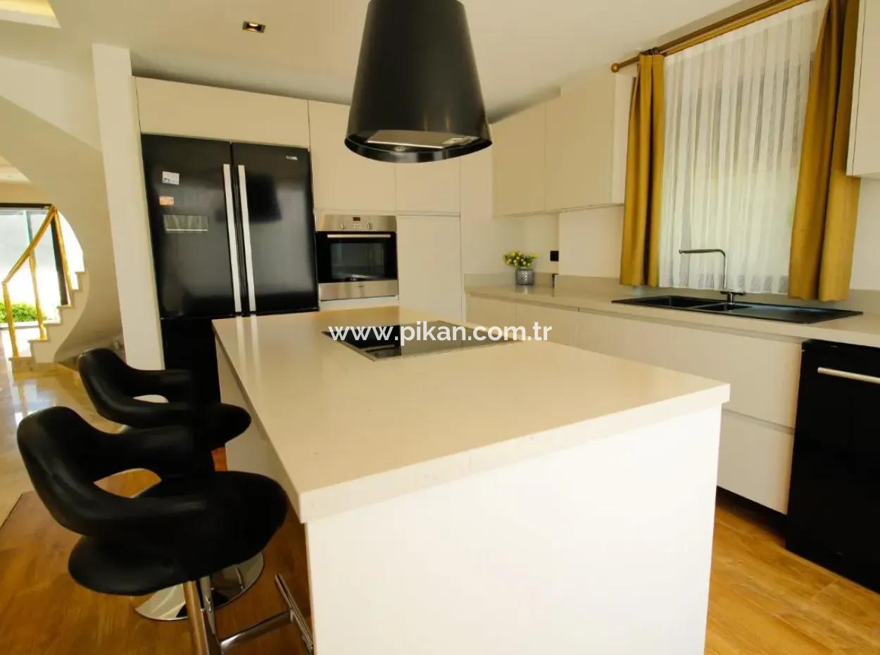 Muğla Ortaca Dalyan’da 770 M² Arsada 5+1 Havuzlu Müstakil Lüks Villa Satılık