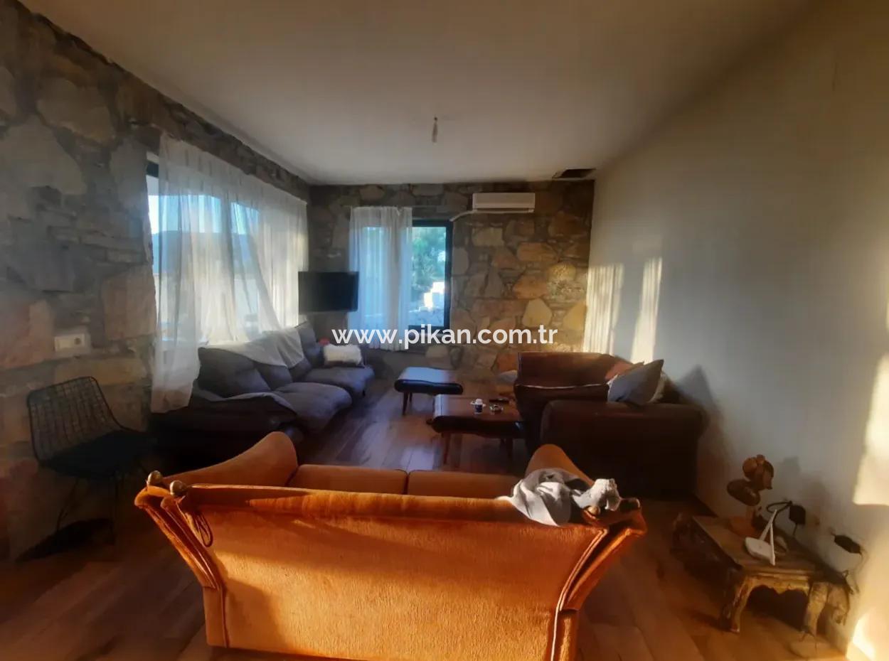 Muğla Dalyan Gökbelde Deniz Manzaralı, Yüzme Havuzlu, 1800 M2 Arazide 2+1  Eşyalı Taş Ev Kiralık
