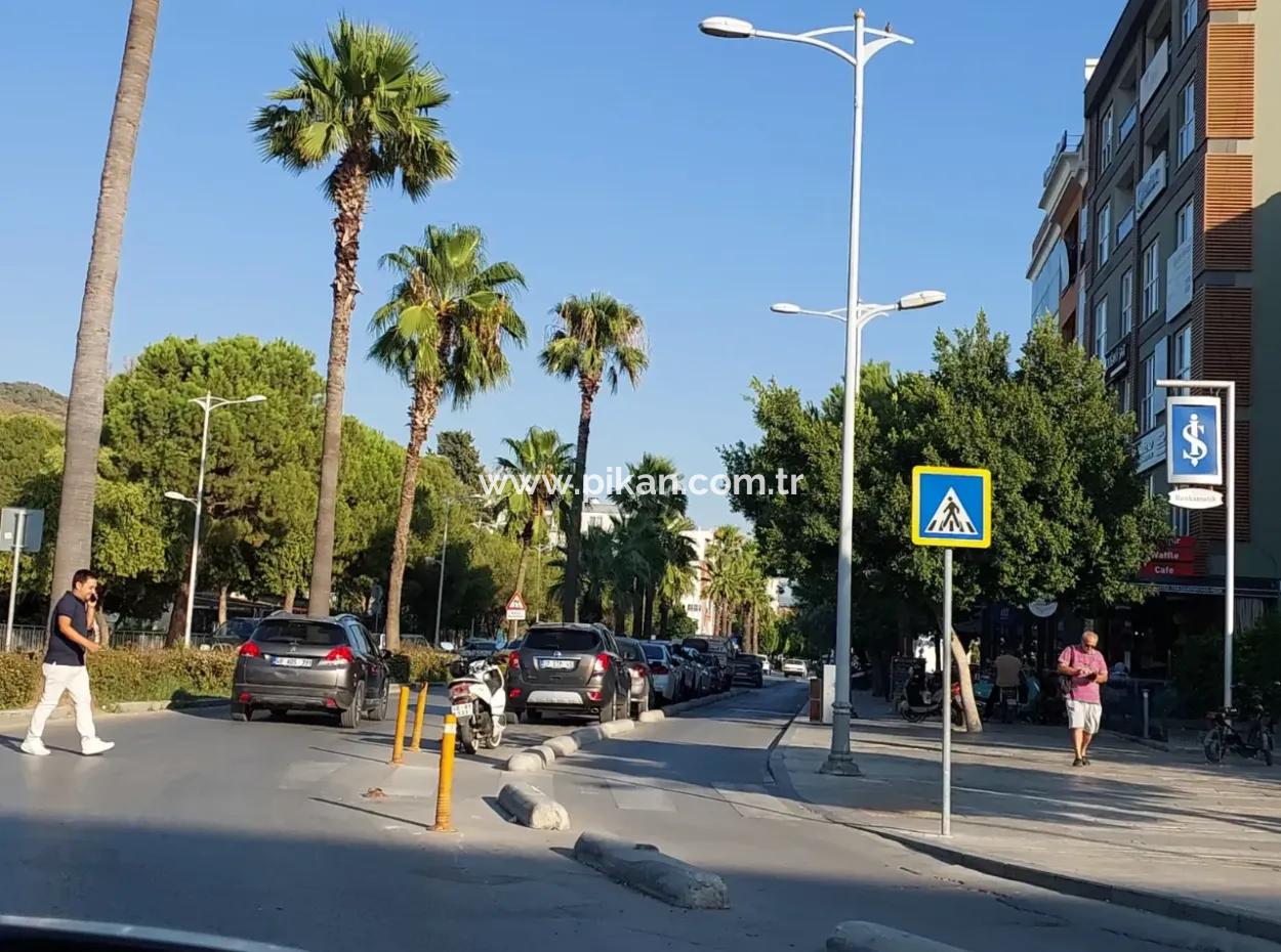 Ortaca Merkezde Kurumsal Kiracılı 300 + 300 M2 Dükkan Satılık Veya Takas Olur