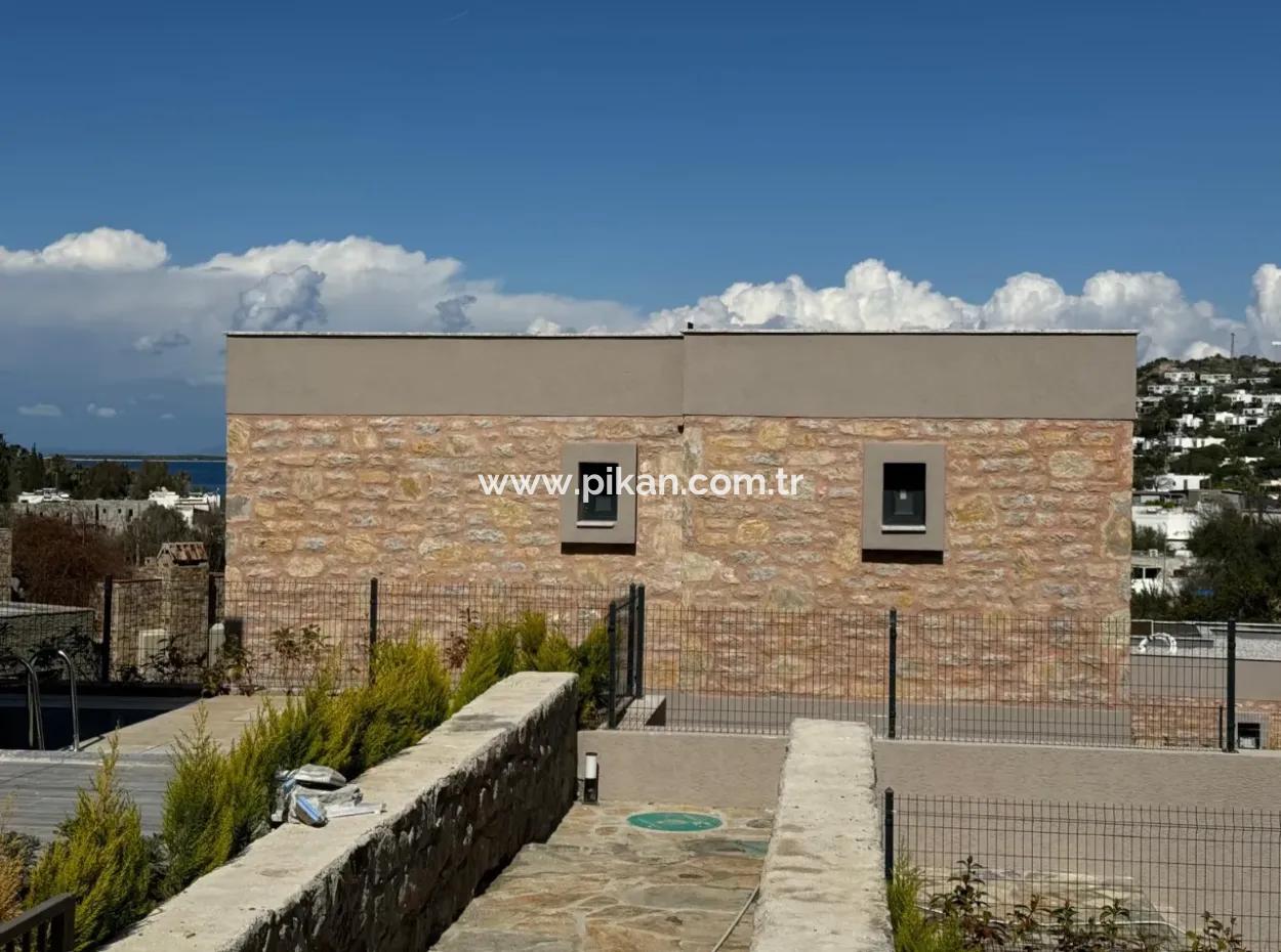 Muğla Bodrum Gündoğanda Deniz Manzaralı 4+1 Sıfır Dubleks Satılık