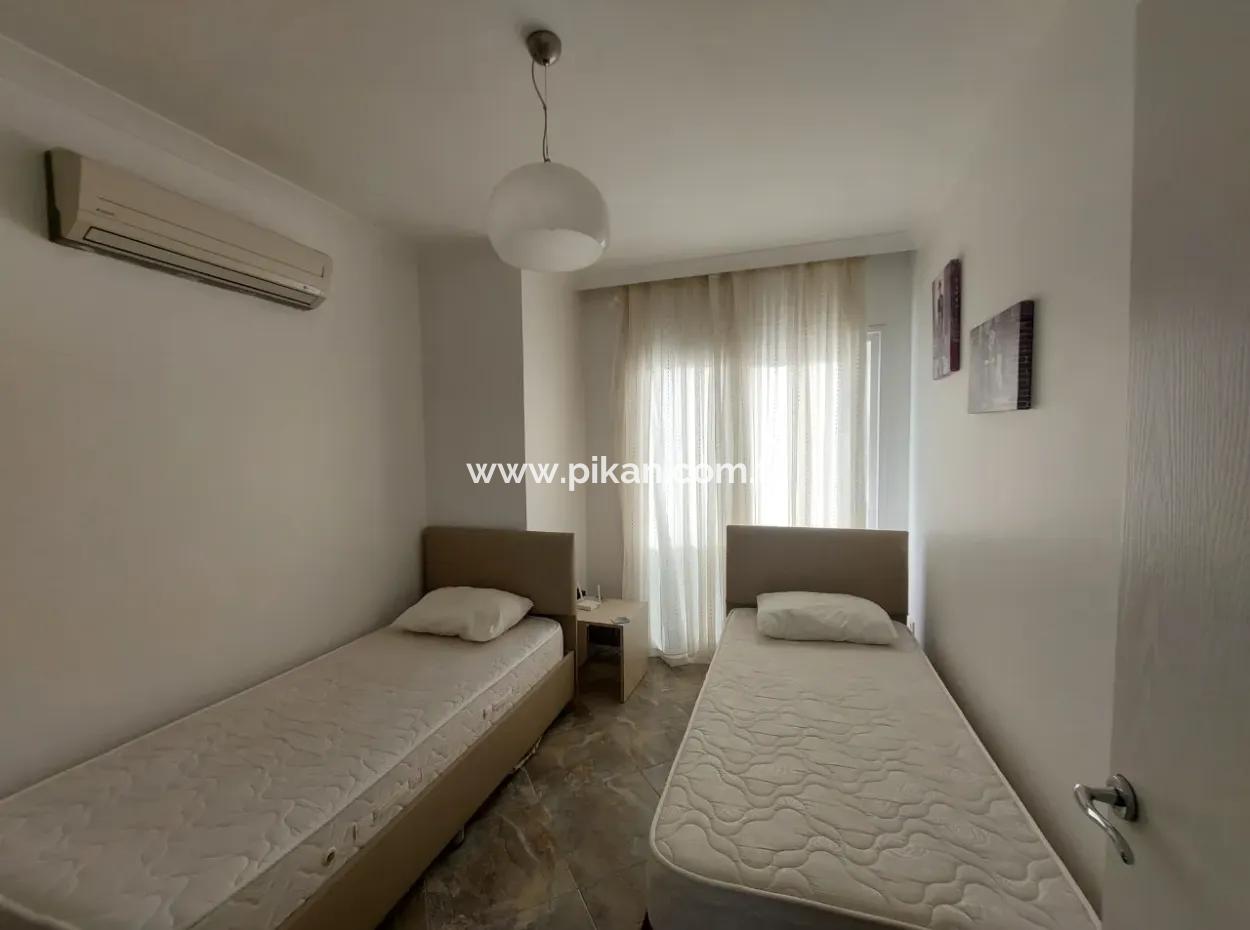 Muğla Dalyan Merkezde Yüzme Havuzlu 3+1 Fırsat Tripleks Satılık