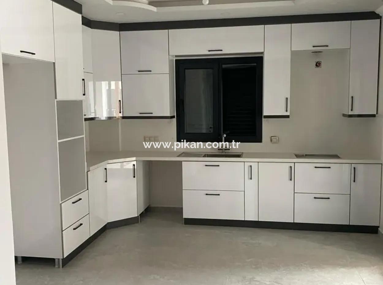 Dalamanda 600 M2 Müstakil Arsada Ortak Havuzlu Sıfır Dubleks Villa Satılık