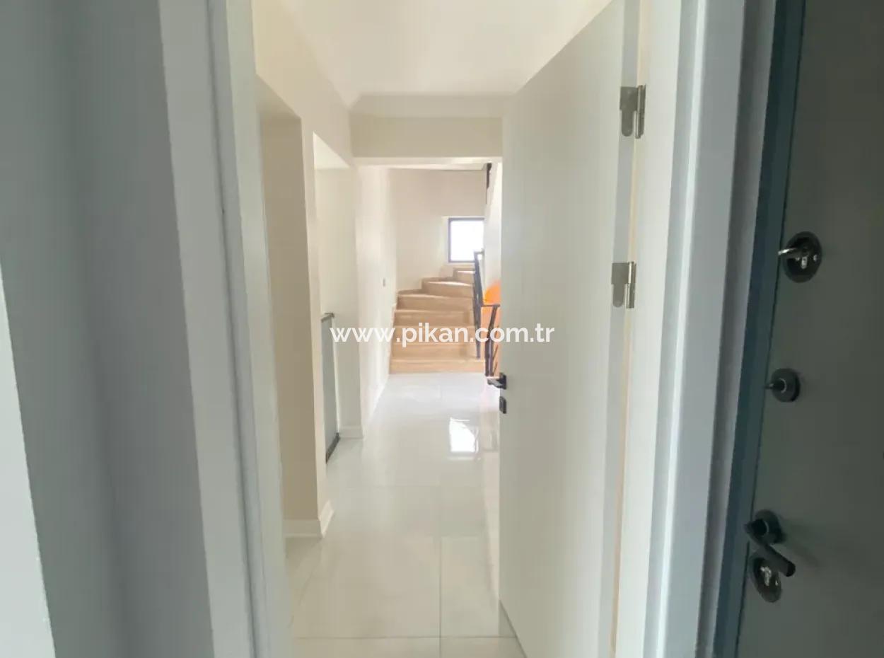 Ortaca Sarıgerme De 415 M2 Arsa İçerisinde, Eşyalı 4+1 Villa  Kiralık