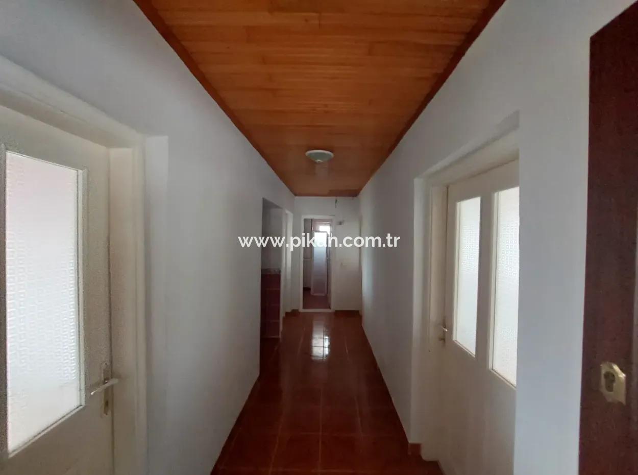 Ortaca Marmarlıda Eşyasız 160 M2, 2+1 Giriş Kat Daire Kiralık.