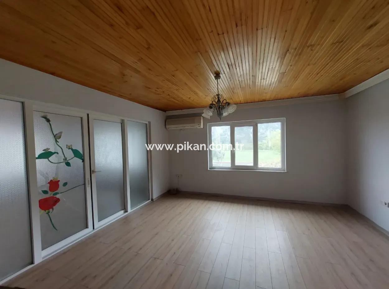 Ortaca Marmarlıda Eşyasız 160 M2, 2+1 Giriş Kat Daire Kiralık.