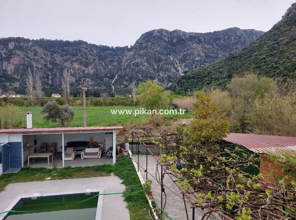 Ortaca Marmarlıda Eşyasız 160 M2, 2+1 Giriş Kat Daire Kiralık.