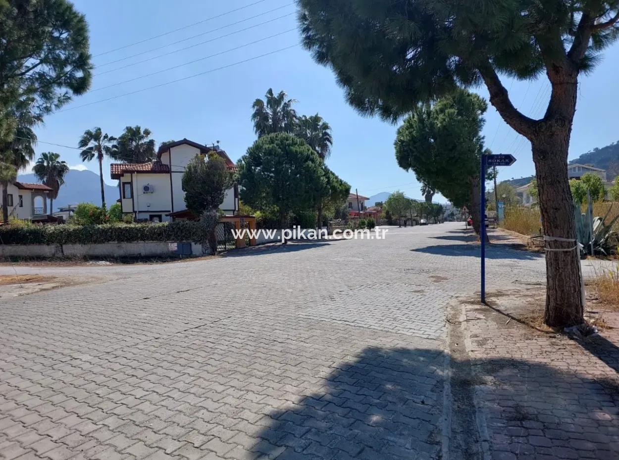 Dalyan Gülpınarda İşlek Caddede 500 M2 Arsa Kiralık