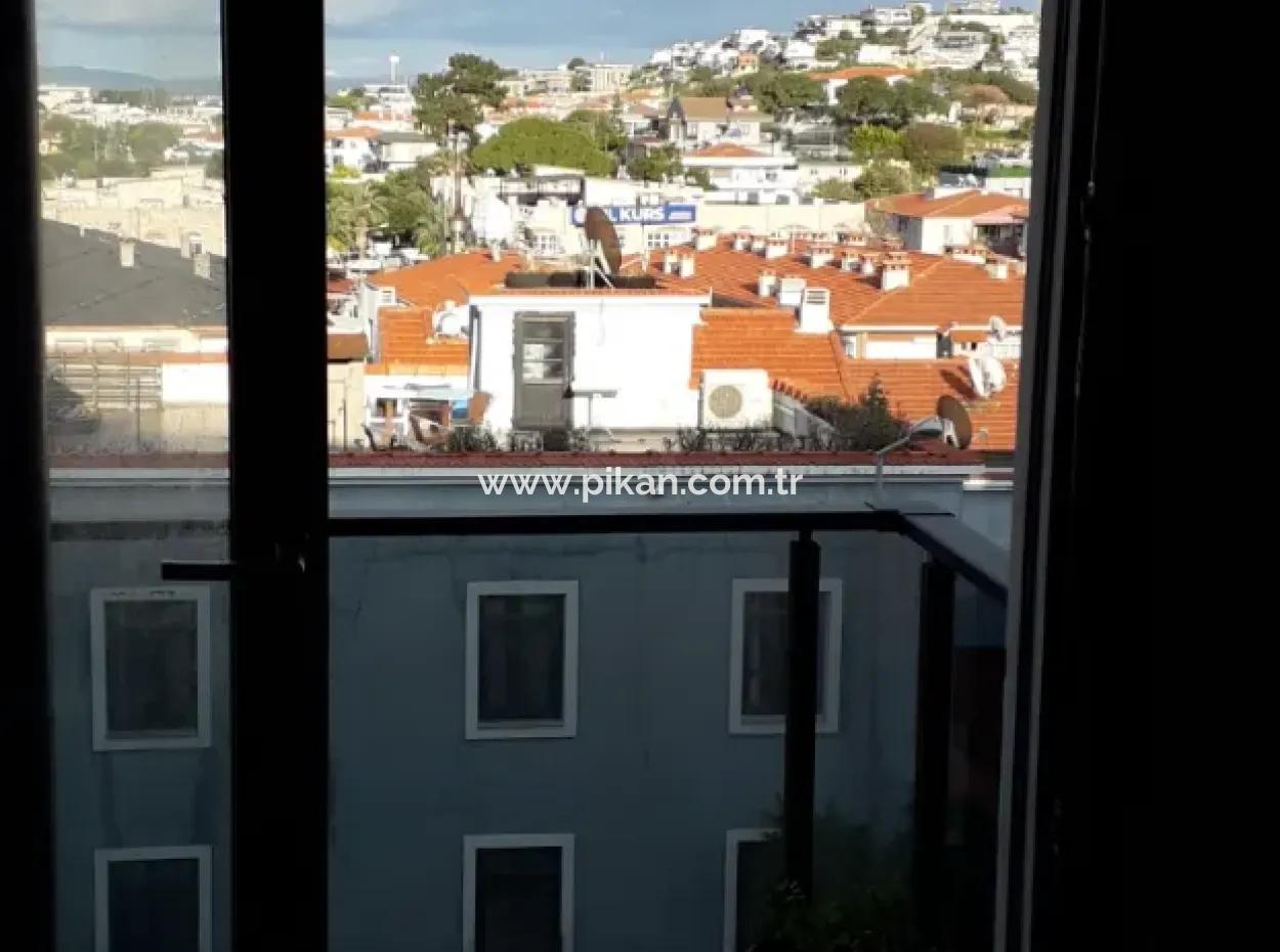 İzmir Çeşme Sakaryada  2+1 Satılık Veya Takas Daire.