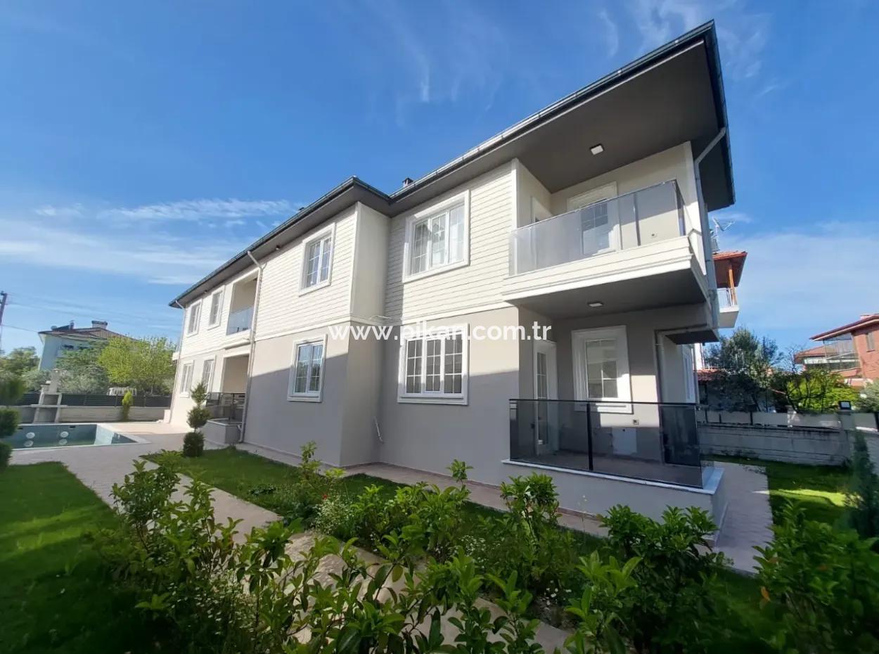Merkezde Yüzme Havuzlu 2+1 Sıfır Giriş Kat Daire Kiralık