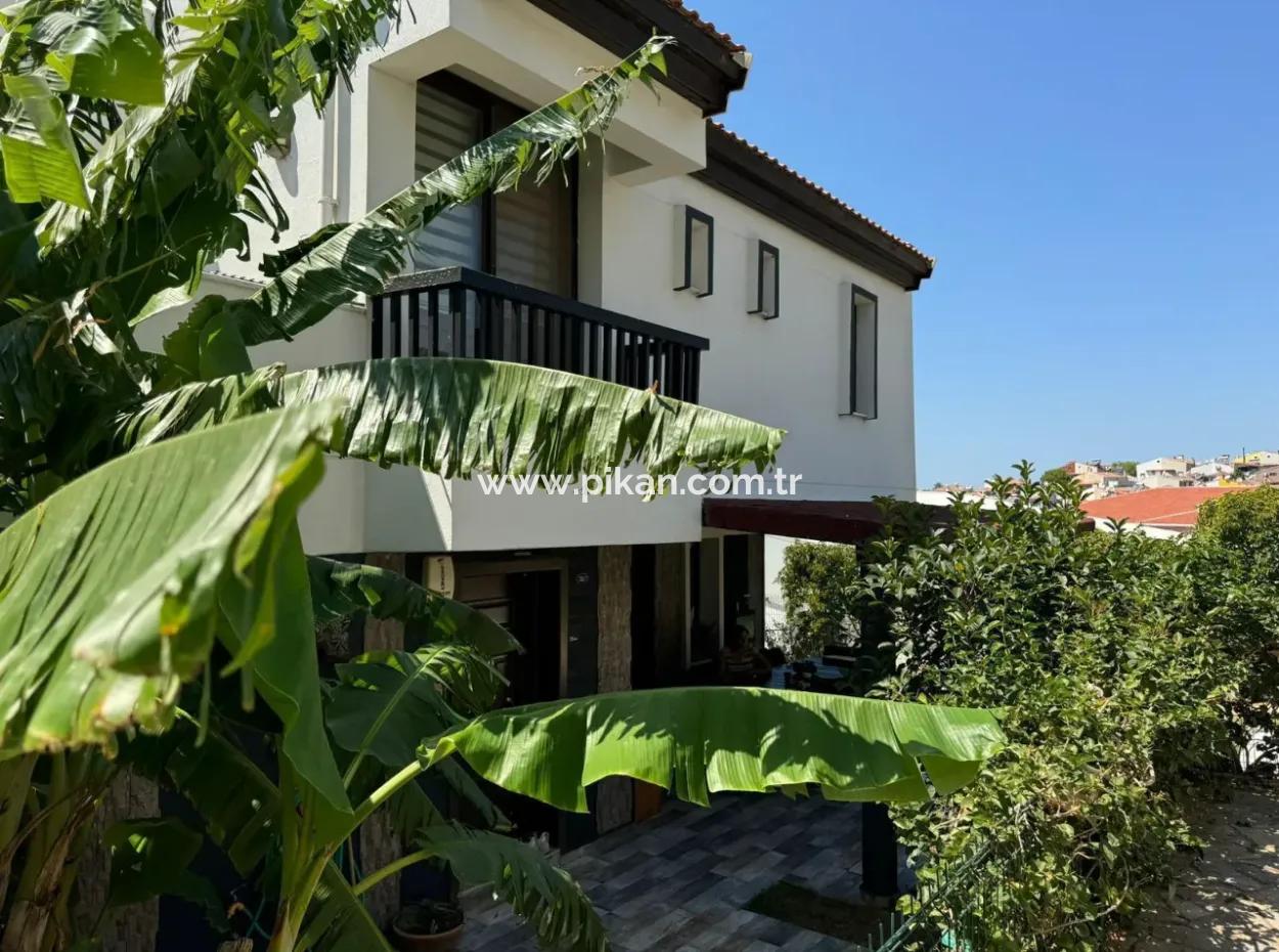 İzmir Güzelbahçe Kahramanderede 250 M2, 5+1 Dubleks Satılık Veya Kısmen Takas Olur