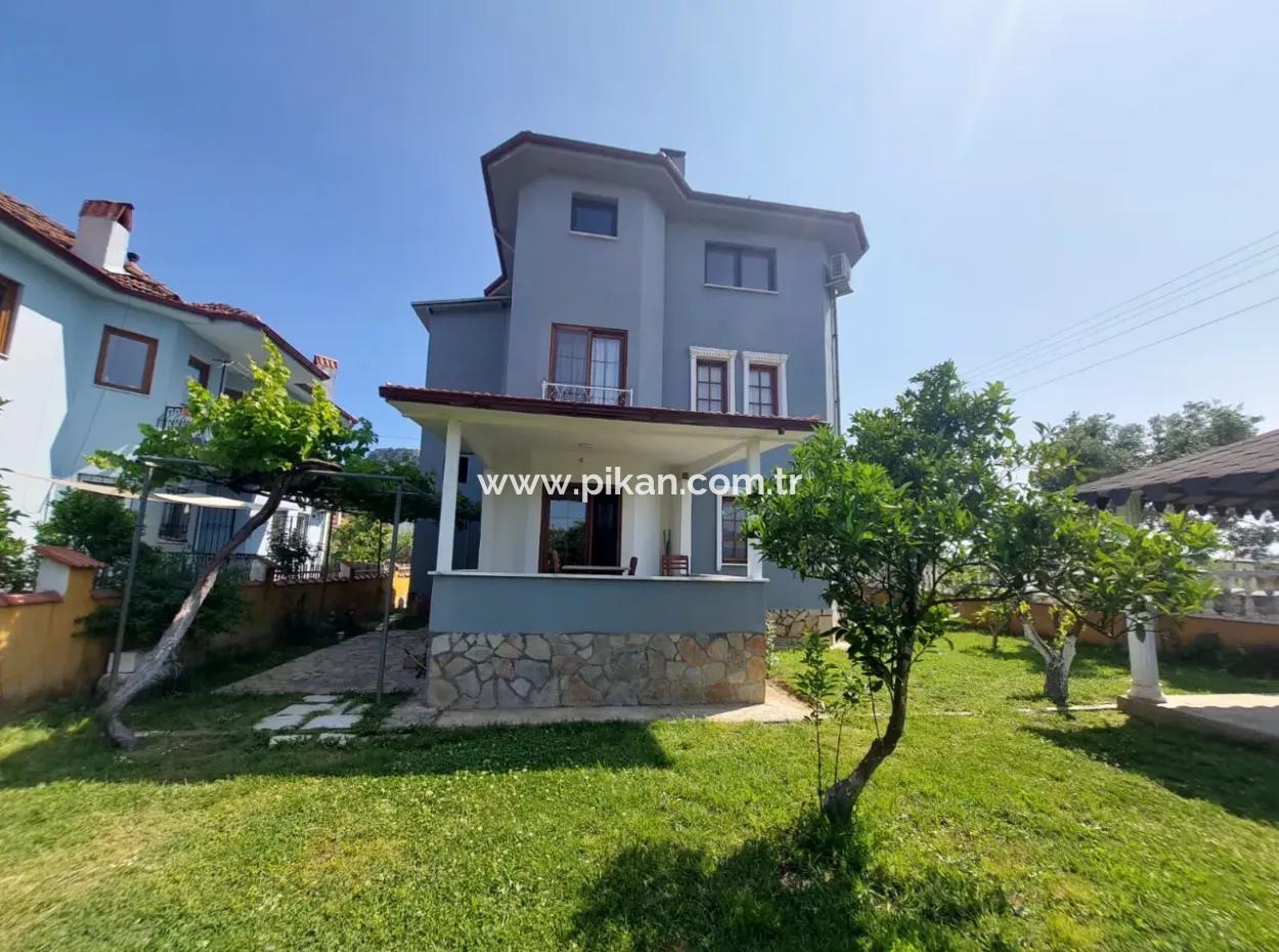 Mugla Okçularda 1.000 M2 Arsada, 200 M2, 4+1 Eşyalı Dubleks Kiralık