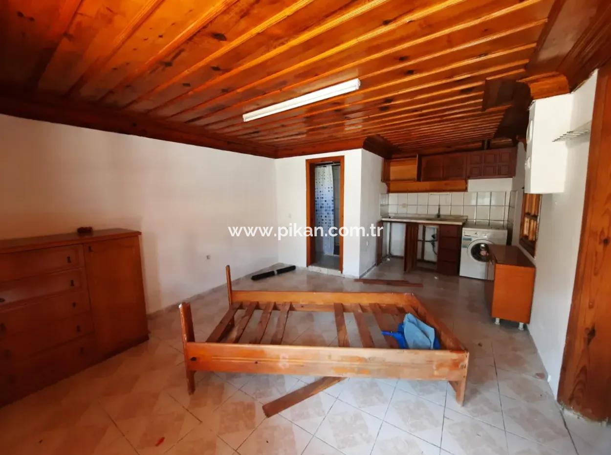 Muğla Ortaca Dalyan’da Yüzme Havuzlu 3+1, Ve  1+1 Eşyasız Villa Kiralık