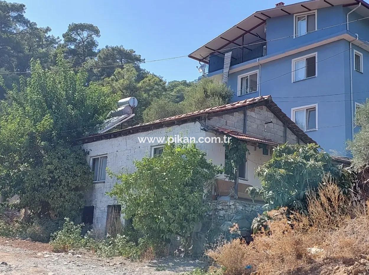 Muğla Ortaca Sarıgerme Merkezde  485 M² İmarlı Satılık Arsa – Köy Evi + Depolu