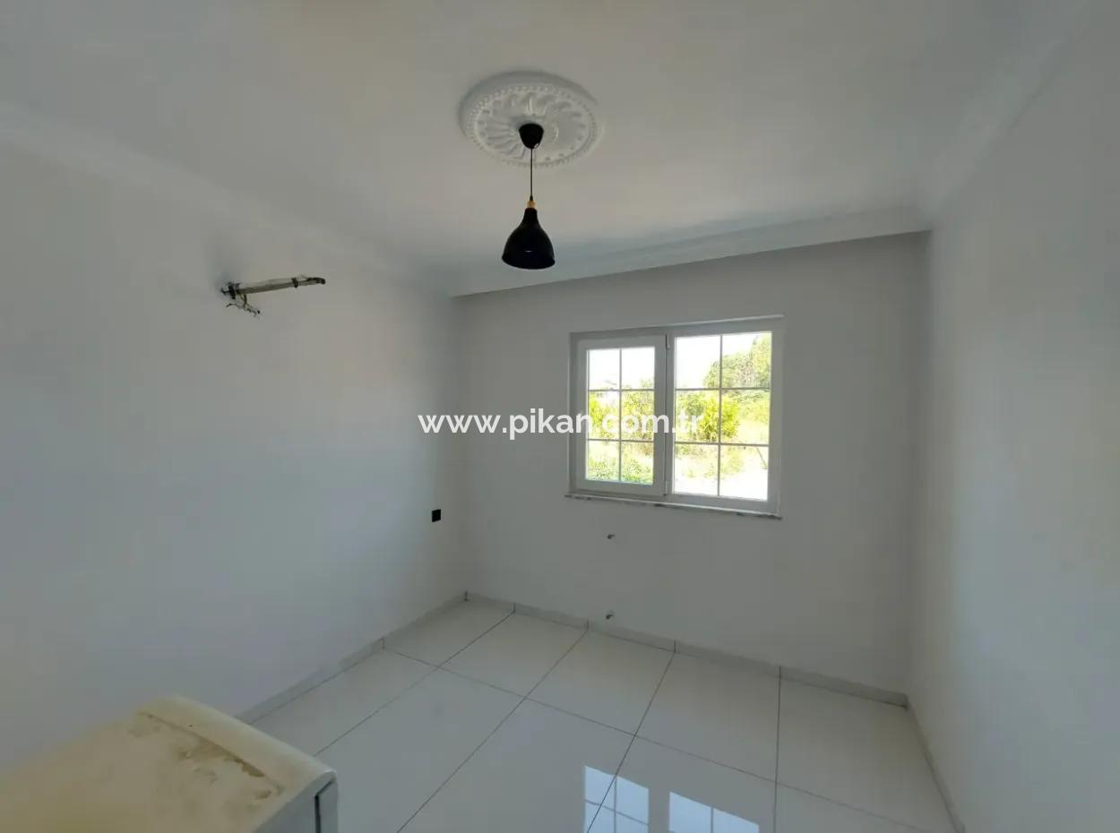 Muğla Ortaca Eskiköy’de  Doğanın Ortasında Huzurlu Bir Yaşam İçin İdeal 2+1 Tek Katlı Ev Kiralık.