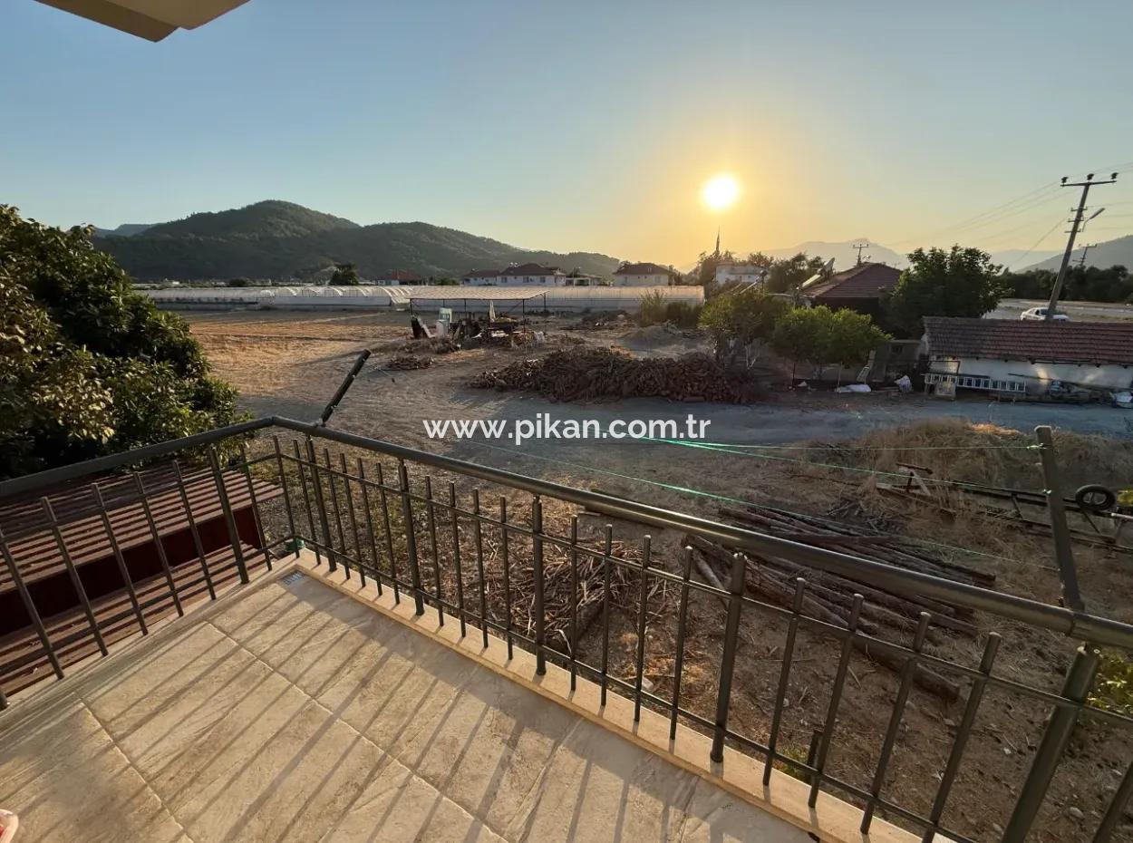 Ortacada Dalyan Yoluna Sıfır Müstakil 2,5 Katlı Bina Satılık.