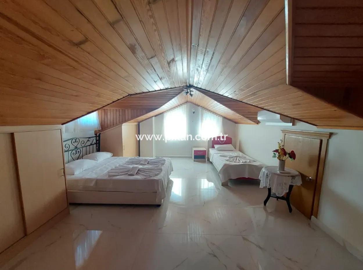 Dalyan Merkezde 5+1 Satılık Triplex Villa