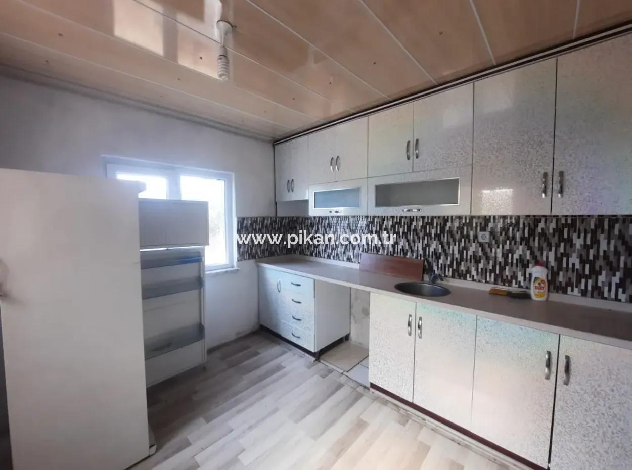 Çameli Kızılyakada 5 000 M2 Müstakil Arazide 2+1  Ev Ve  200 M2  Ahır Satılık